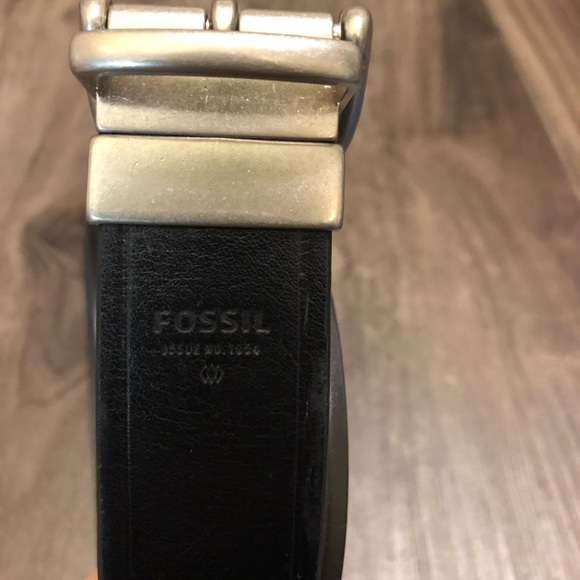 FOSSIL Genuine Leather Mens Belt - Picture 2 of 3